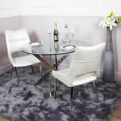 HOW TO DECORATE A DINING TABLE