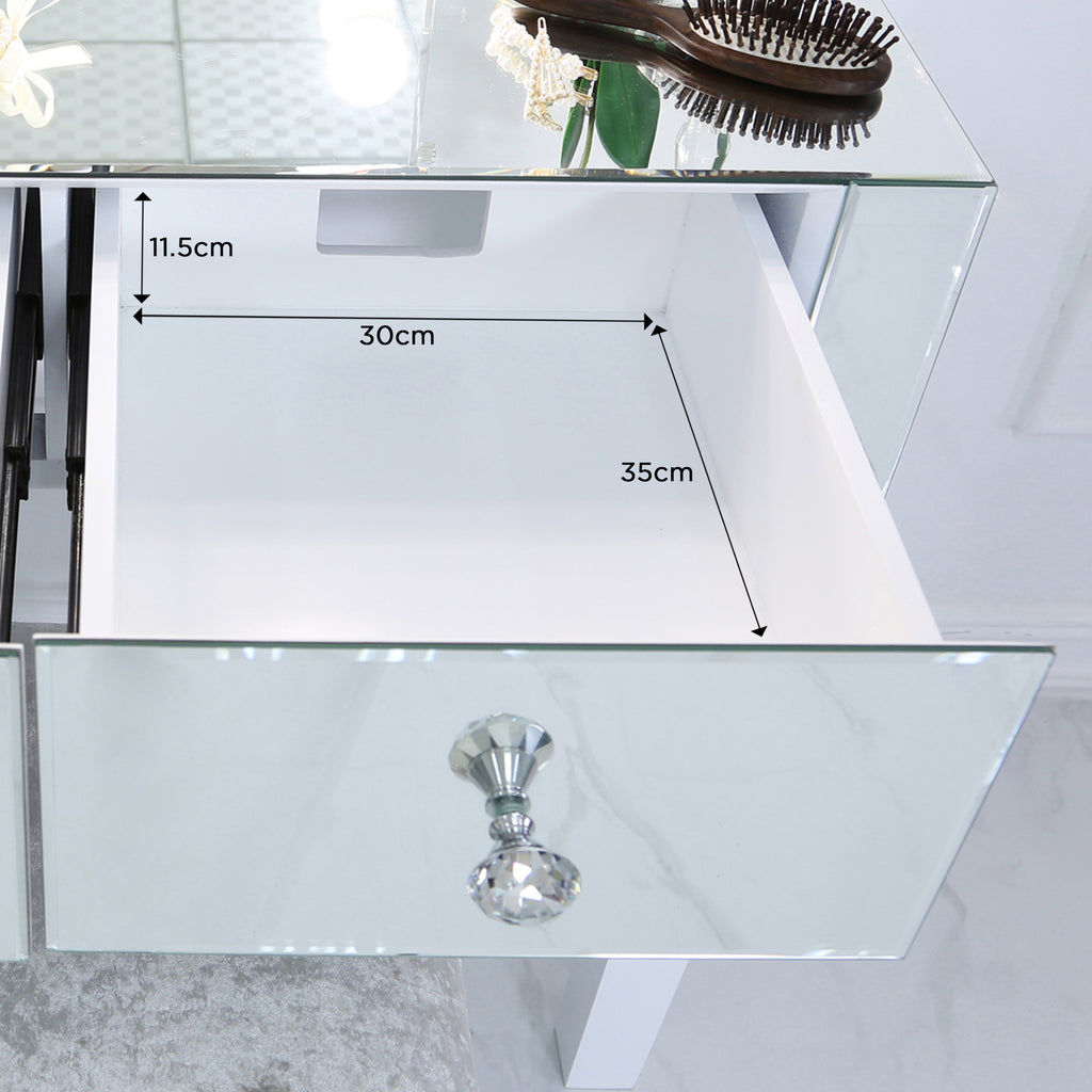mirrored dressing table 