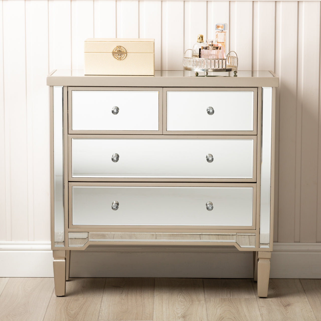 Chest of Drawers Chest of Drawers